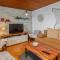 2 Bedroom Gorgeous Home In Karlobag