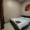 De Hanami Homestay Setrayasa