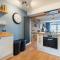 Shorefront Apartment - Sea View with 3 Bedrooms