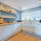 Shorefront Apartment - Sea View with 3 Bedrooms