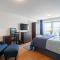 Shorefront Apartment - Sea View with 3 Bedrooms