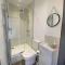 Silver Stag Properties, Ensuite Bedrooms w Kitchen - Swadlincote