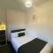 Silver Stag Properties, Ensuite Bedrooms w Kitchen - Swadlincote