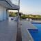 Kalifi Pool Apartment