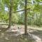 Garnerland in Luray Pet-Friendly Cabin with Porch - لوراي