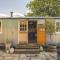 Relaxing Retreat - The Shepherds Hut - Hot Tub