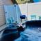 Butterfly Suite Hot Tub BBQ Private