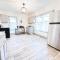 Centrally Located 5BR house in Niagara Falls
