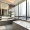 DoubleTree by Hilton Hotel Shenzhen Longhua, Near Huawei, Foxcnn, Shenzhen North Railway, Uniwalk & Uniworld Shopping Mall, Sam's Club - Shenzhen