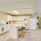 Charming Omaha Getaway - 3 Mi to Baxter Arena!