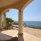 Charming villa with sea views and direct access to the sea in Fontane Bianche