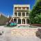 Family-friendly Riverfront mansion pool and spa in a calm cove of the Colorado River - Буллхед-Сити