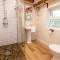 Traditional Cottage with Private Hot Tub in the Heart of Donegal