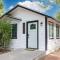 Entire 2 bedroom Pet Friendly Guest Cottage