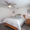 Bright, Immaculate and Cozy Coastal Cottage in Ozona