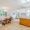 Tall Trees. Luxury North Cotswold cottage