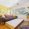 Farmhouse style Home- near Hollywood Beach/ Hot Tub!