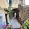 Iconic Italian Townhouse w Rooftop Terrace, Pigna