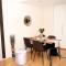 Your 2BR Luna Retreat with Beach Access in Al Rahba - Abú Zabí