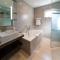 DoubleTree by Hilton Cape Town Upper Eastside