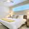 Top Floor-Work Here-Walk Downtown-King Bed