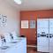 Top Floor-Work Here-Walk Downtown-King Bed