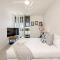 Cairns Coastal Charmer - Your Waterfront Sanctuary