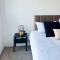 Stunning Riverside View Apartment, near Canary Wharf & O2 - Londýn