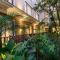 Hotel Thrive, A Tropical Courtyard