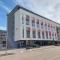 Best location studio in town right next to the train station and free parking Kotimaailma Apartments