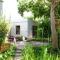 La Fontaine Guest House