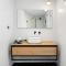 Sunsets Paradise 2BR with Parking by Beachfront Stay