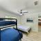 Canyon Lake River House Retreat-Location with Hot Tub
