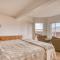 032 - Lakefront Village Escape - Meredith Lodging
