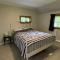 ENTIRE 2-BEDROOM TOWNHOUSE ON a RUSTIC FARM - C