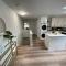 Tacoma 2 bedrooms 1 baths sleep 5 with compact kitchen