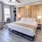 Eagle’s Landing Lodge - كاستر
