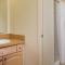 Beautiful 1 bedroom Condo @ Kona!