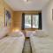 Renovated Flat Next to Cable Car
