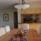 Serendipity - 3 Bedroom home, jacuzzi & inside barbecue