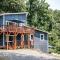 Harmony Ridge Hideaway: mountain retreat w/hot tub