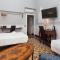 Palazzo Del Duca Piazza Navona Guest House