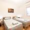 Gudja - Lovely 3 bedroom unit with own private entrance
