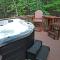 Deer Path Lodge - hot tub, spacious, game room, resort amenities - Ellijay