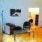Stylish Montreal Apartment: Comfortable Stay in the Golden Square Mile - Montreal