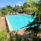Slps 4 in 6 Gorgeous apts with Beautiful grounds pool jacuzzi Spoleto