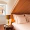 The 7 Hotel, Suites, Studios & Apartments
