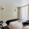 Apart hotel Louvre museum by Studio prestige