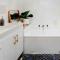 Harbourside Style, 2 Bed, A/C, Pool -Elizabeth Bay