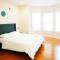 Newly Renovated Guest Rooms near Transportation - Philadelphia